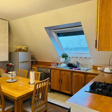 Close To & Paris Appartement *
