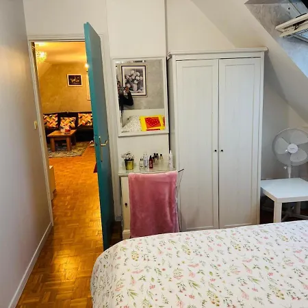 Close To & Paris Appartement *